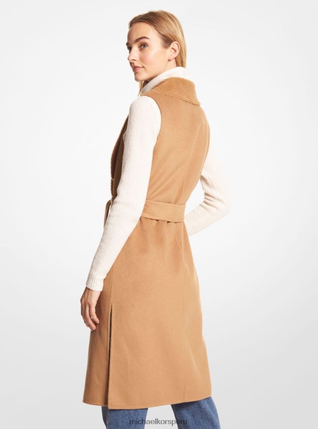 ropa educacion fisica Michael Kors mujer chaleco cruzado en mezcla de lana y sherpa camello oscuro 8FX48V252