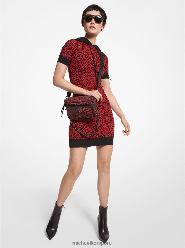 ropa educacion fisica Michael Kors mujer vestido con capucha y estampado animal en jacquard carmesí 8FX48V152
